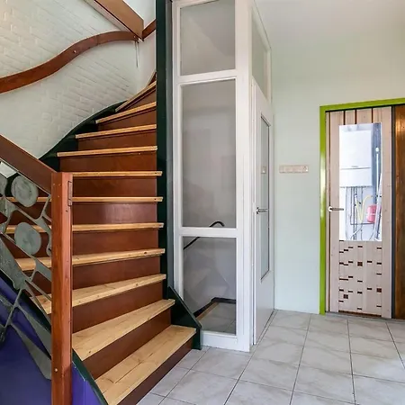 Apartment Center *
